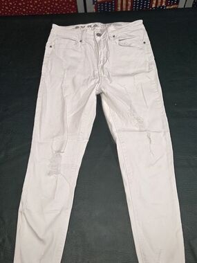 **SONG Women's White Distressed Jeans**